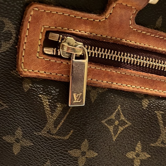Authentic Louis Vuitton - Picture 2 of 12